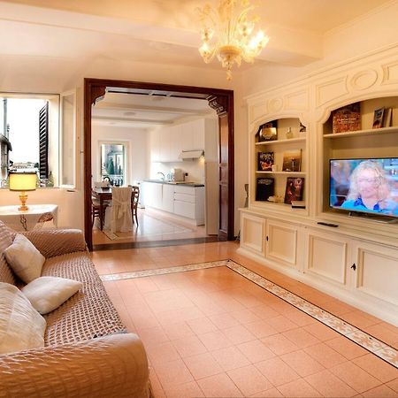 Dama Charming Apartment 100M From Piazza Del Campo Siena Bagian luar foto