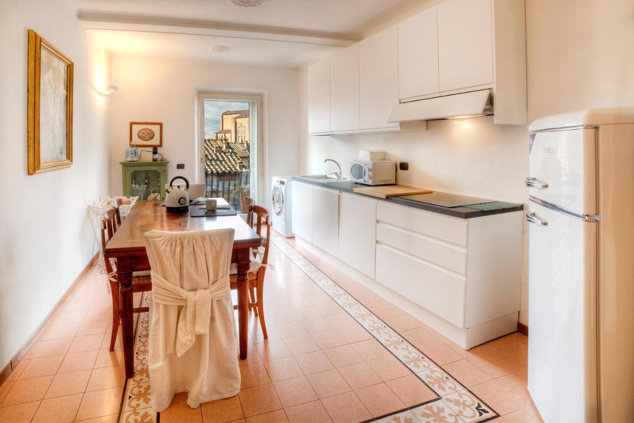 Dama Charming Apartment 100M From Piazza Del Campo Siena Bagian luar foto
