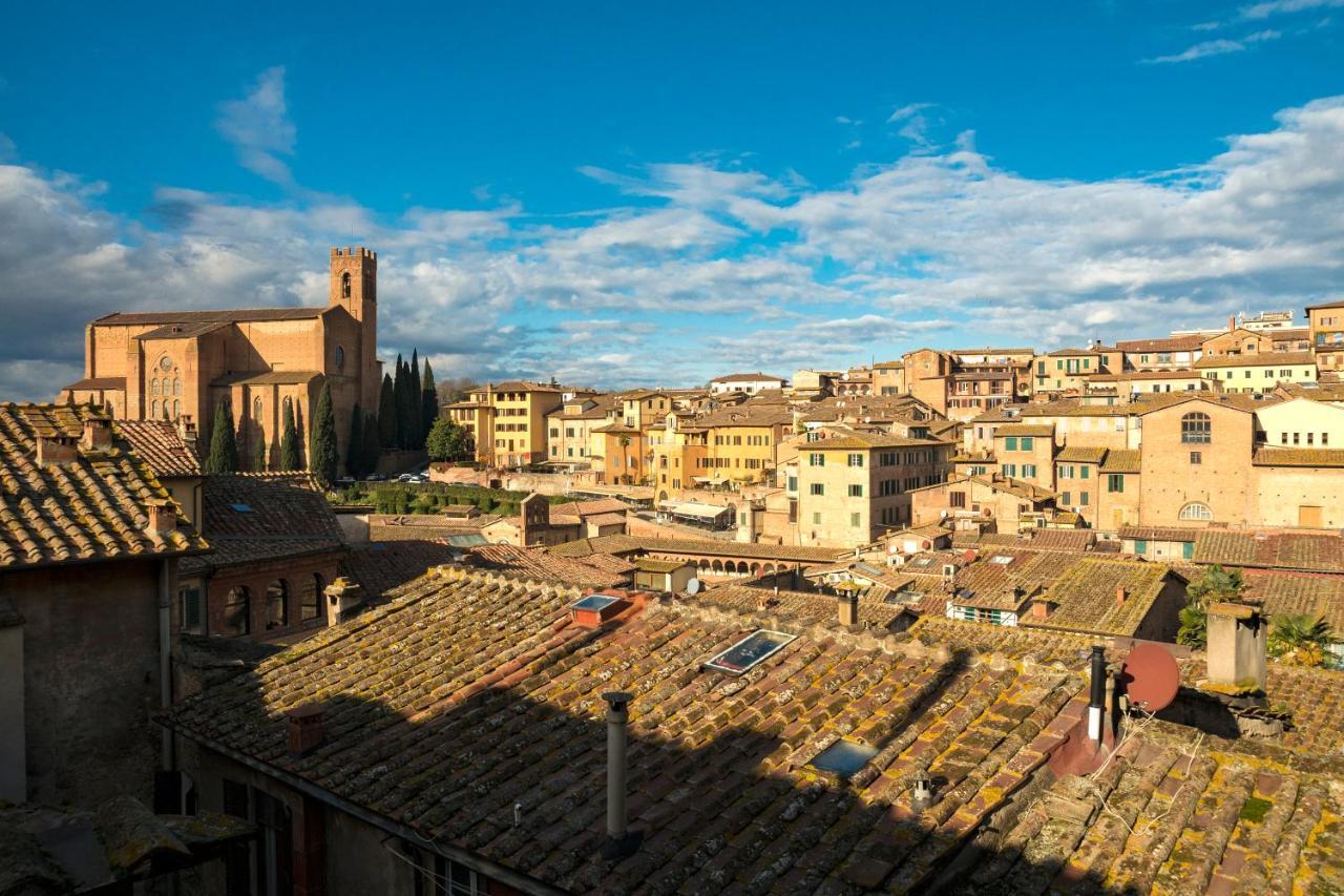 Dama Charming Apartment 100M From Piazza Del Campo Siena Bagian luar foto